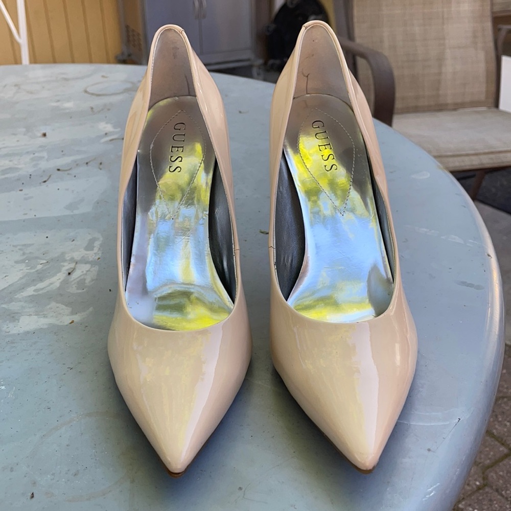 Guess glossy cream heels